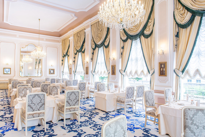 Grandhotel Pupp: Hotel, který dal Karlovým Varům tvář. Už více než tři století vítá krále, hvězdy i filmové legendy Grandhotel Pupp: Hotel, který dal Karlovým Varům tvář. Už více než tři století vítá krále, hvězdy i filmové legendy