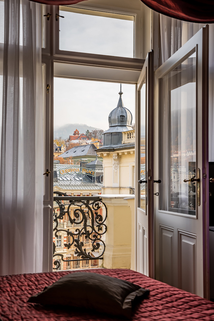 Grandhotel Pupp: Hotel, který dal Karlovým Varům tvář. Už více než tři století vítá krále, hvězdy i filmové legendy Grandhotel Pupp: Hotel, který dal Karlovým Varům tvář. Už více než tři století vítá krále, hvězdy i filmové legendy