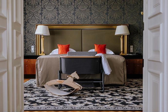 Grandhotel Pupp: Hotel, který dal Karlovým Varům tvář. Už více než tři století vítá krále, hvězdy i filmové legendy Grandhotel Pupp: Hotel, který dal Karlovým Varům tvář. Už více než tři století vítá krále, hvězdy i filmové legendy