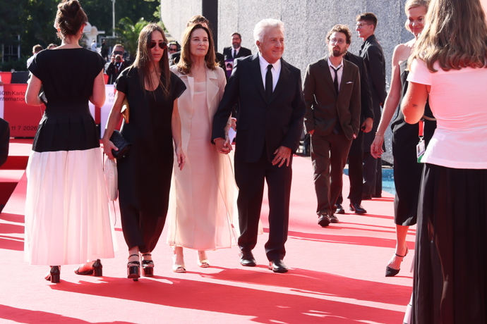 Dustin Hoffman pozdravil fanoušky.