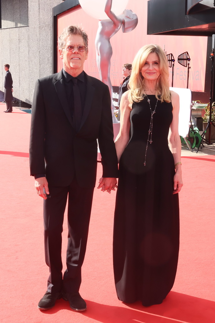 Hollywoodská hvězda Kevin Bacon s partnerkou
