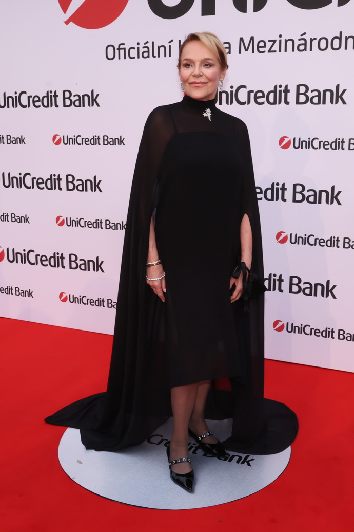 Bývalá první dáma Dagmar Havlová na večírku zůstala věrná sofistikované eleganci.