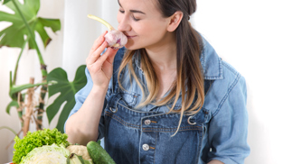 Tento trik pomůže za pár týdnů seniorům i dětem: Aromatická cibulovina sníží krevní tlak, působí protizánětlivě a pomůže od průjmu Tento trik pomůže za pár týdnů seniorům i dětem: Aromatická cibulovina sníží krevní tlak, působí protizánětlivě a pomůže od průjmu