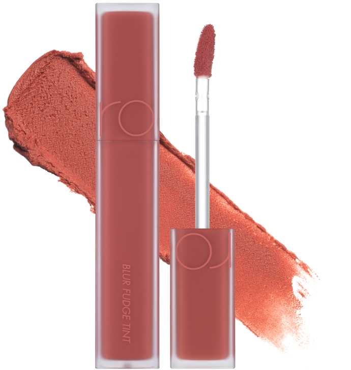 Matný tint Blur Fudge Tint, rom&nd, 249 Kč, prodává dm drogerie nebo Rossmann
