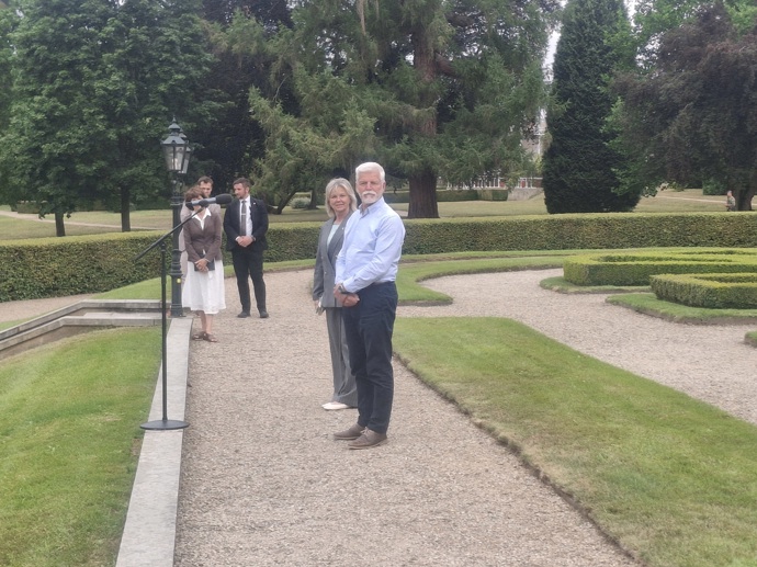 Petr Pavel a Eva Pavlová v Lánech. 