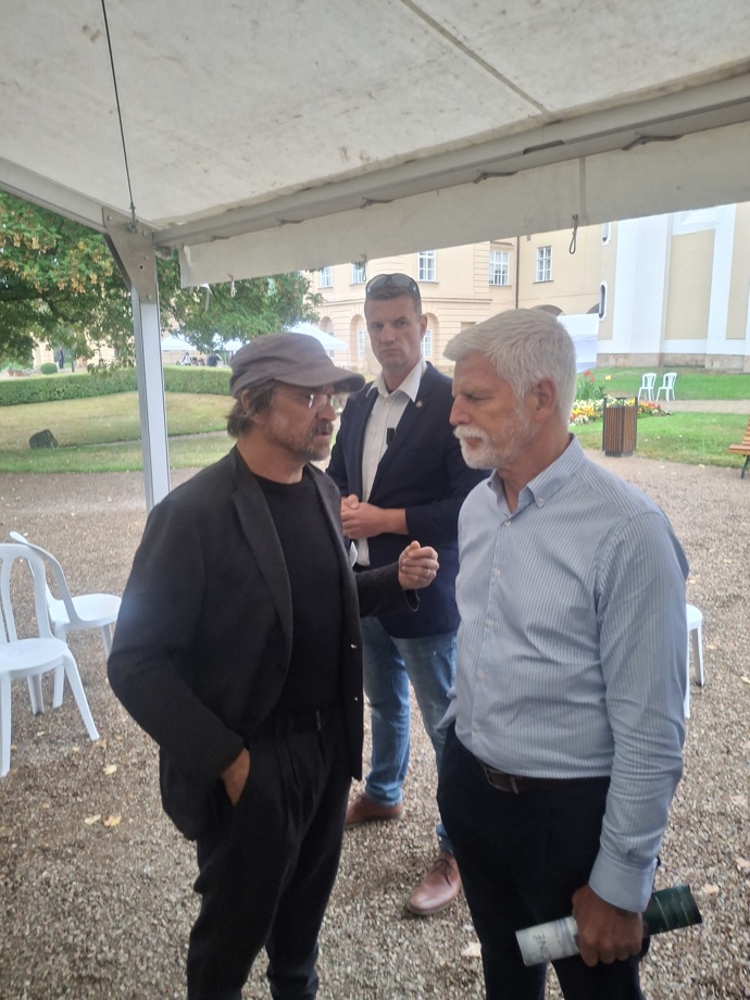Dan Bárta a Petr Pavel. 