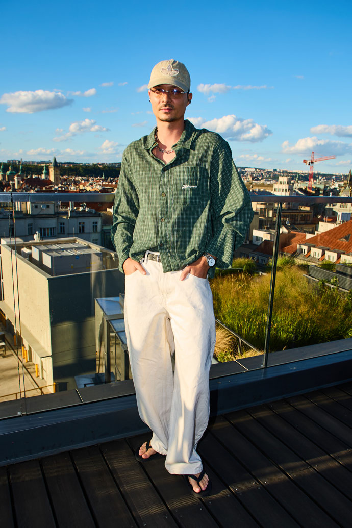 Otakar Šenkýř dorazil na Iluminate party pořádně vystajlovaný. 
