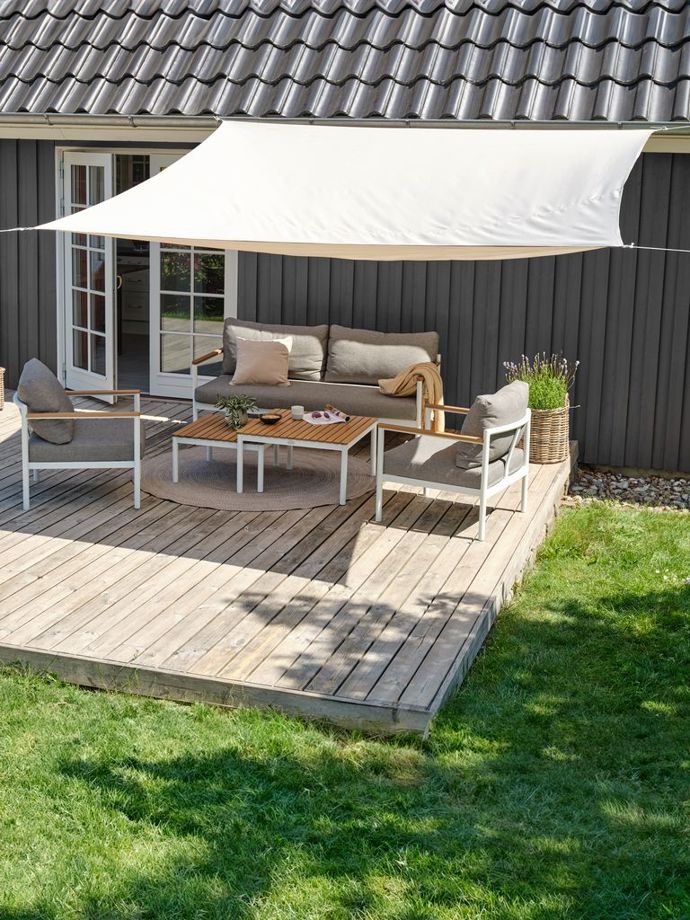 Venkovský relax ve stínu: Jak si vytvořit dokonalé stínění, ať už textilní či zelené na vaší chatě nebo chalupě Venkovský relax ve stínu: Jak si vytvořit dokonalé stínění, ať už textilní či zelené na vaší chatě nebo chalupě