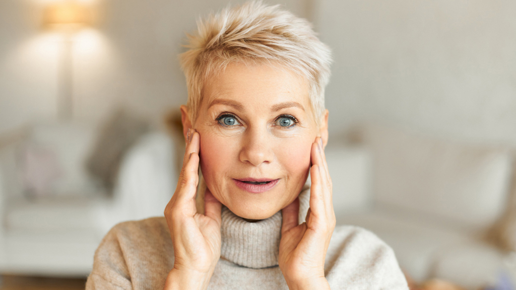 Proč už anti-aging není v kurzu? Ženy nechtějí vypadat mladší, ale dobře 