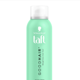 Redaktorka Monika si oblíbila i osvěžující sprej pro jemné až normální vlasy s citronovou vůní z nové řady Taft Good Hair od značky Schwarzkopf. Produkt stojí 149 Kč.