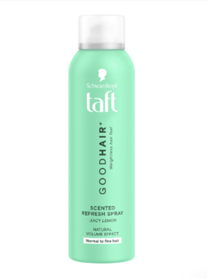 Redaktorka Monika si oblíbila i osvěžující sprej pro jemné až normální vlasy s citronovou vůní z nové řady Taft Good Hair od značky  Schwarzkopf. Produkt stojí 149 Kč.
