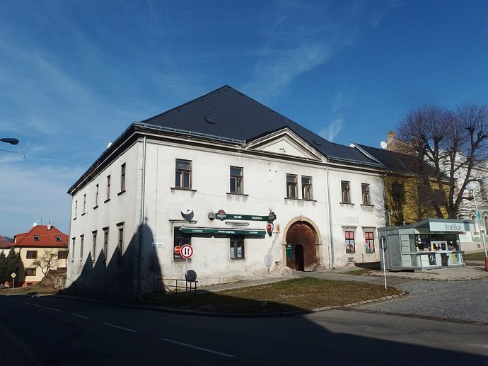 Putyka je výraz, který dnes působí poněkud starosvětsky a často se používá spíš s nadsázkou. V minulosti ale označoval obyčejný hostinec nebo hospodu, kam lidé chodili na jídlo, pití i za společností. Putyka je výraz, který dnes působí poněkud starosvětsky a často se používá spíš s nadsázkou. V minulosti ale označoval obyčejný hostinec nebo hospodu, kam lidé chodili na jídlo, pití i za společností.