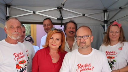 FOTO: Alena Schillerová vyrazila na Slavnosti rajčat do Břeclavi.