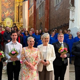 První dáma Eva Pavlová a operní pěvkyně Dagmar Pecková se zúčastnily zahájení hudebního festivalu Zlatá Pecka v Chrudimi.