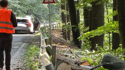 FOTO: Thom Artway měl autonehodu.