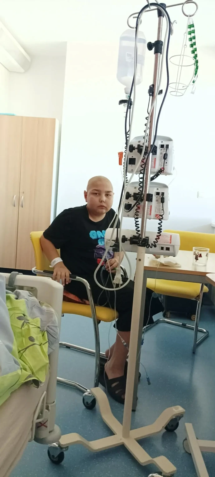 Léčba zahrnuje náročné chemoterapie i pobyty na hematoonkologii. 
