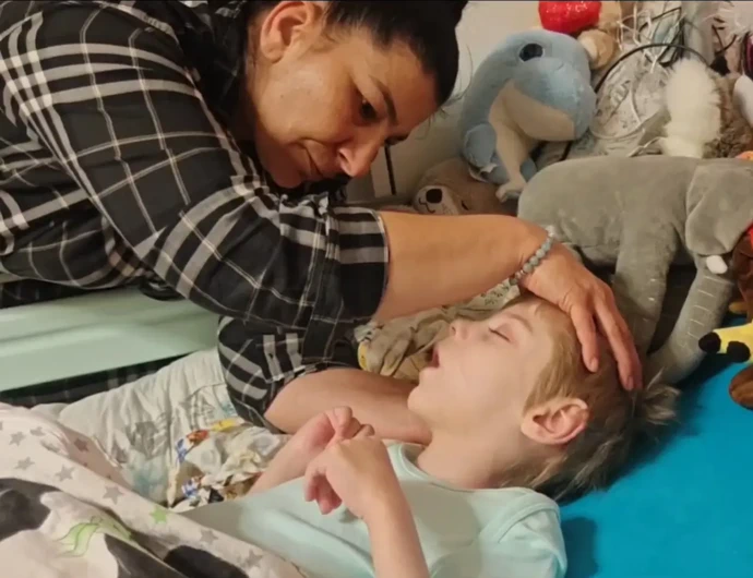 Maminka se o Michálka stará 24 hodin denně. 
