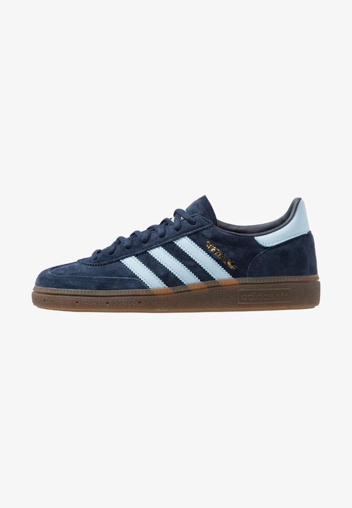 Tenisky Adidas Original, 2 160 Kč (původně 2700 Kč), prodává Zalando