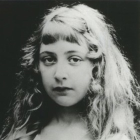 Agatha Christie jako dítě, kolem roku 1900