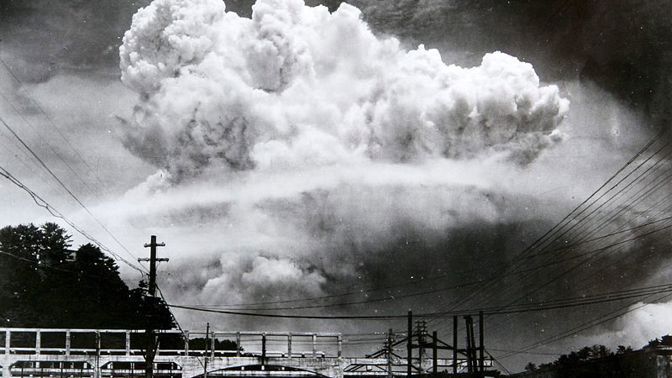 Ohnivé peklo v Nagasaki: Po explozi atomové bomby vysoká teplota strhávala lidem kůži z těla