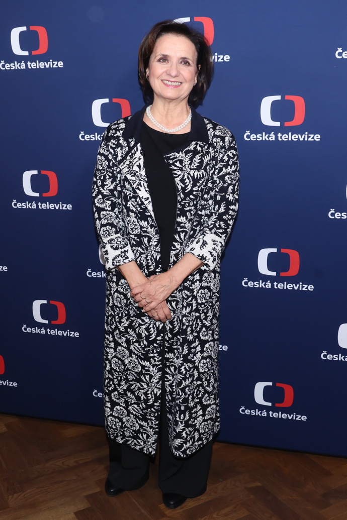 Objevila se také v černo-bílé kombinaci. 
