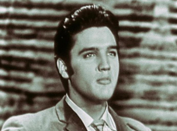 Ženy, sláva a závislosti: Jak Elvis Presley změnil svět hudby a ztratil kontrolu nad vlastním osudem Ženy, sláva a závislosti: Jak Elvis Presley změnil svět hudby a ztratil kontrolu nad vlastním osudem