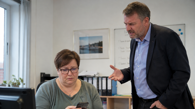 „Šéf mi naznačuje, že jsem na změny už moc stará,“ říká Jana. Přitom jí není ani padesát