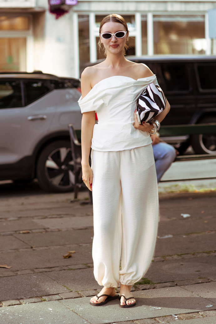 Jedním z velkých trendů, který návštěvnice kodaňského fashion weeku vynesly, byly rozhodně kalhoty v balonovém střihu.