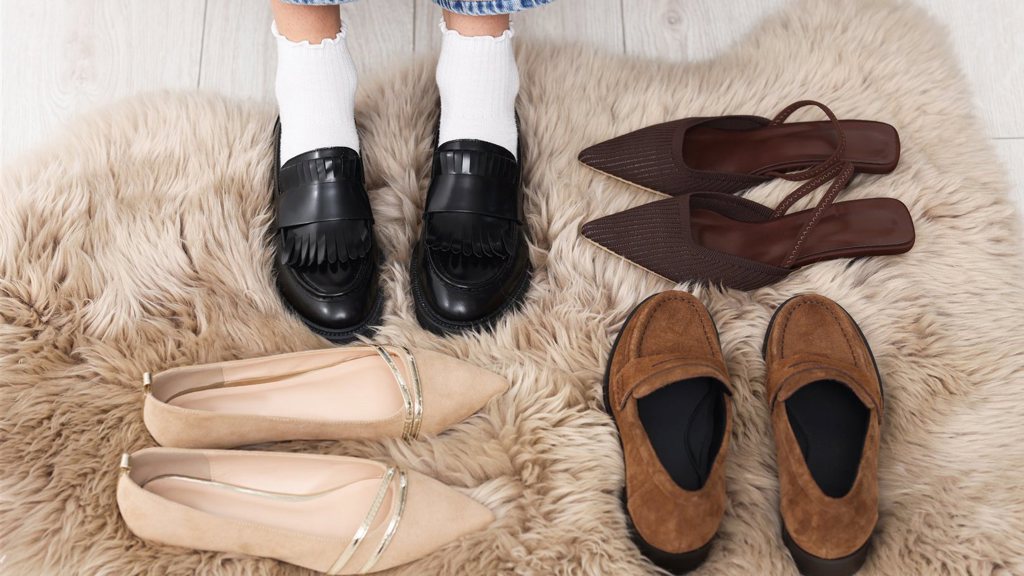 Dámské mokasíny - jak je nosit v různých stylech?