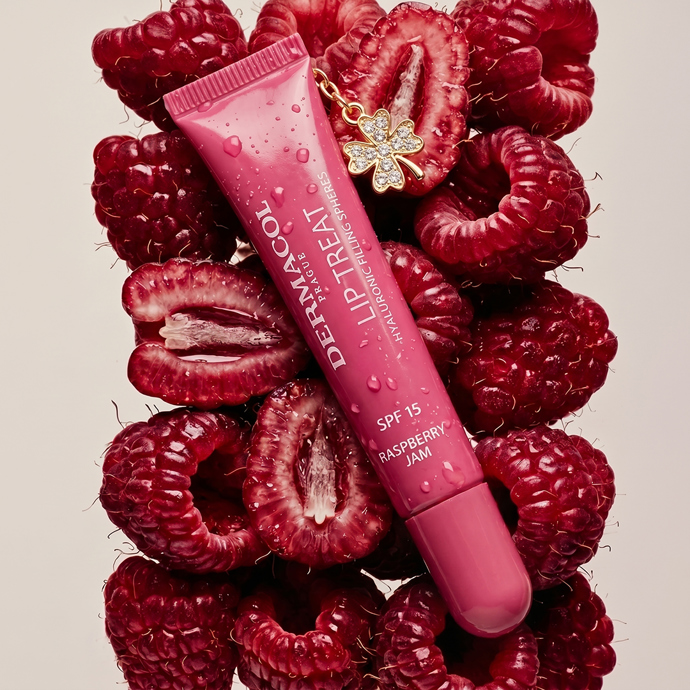 Hydratační lesk na rty SPF 15 Dermacol, 249 Kč