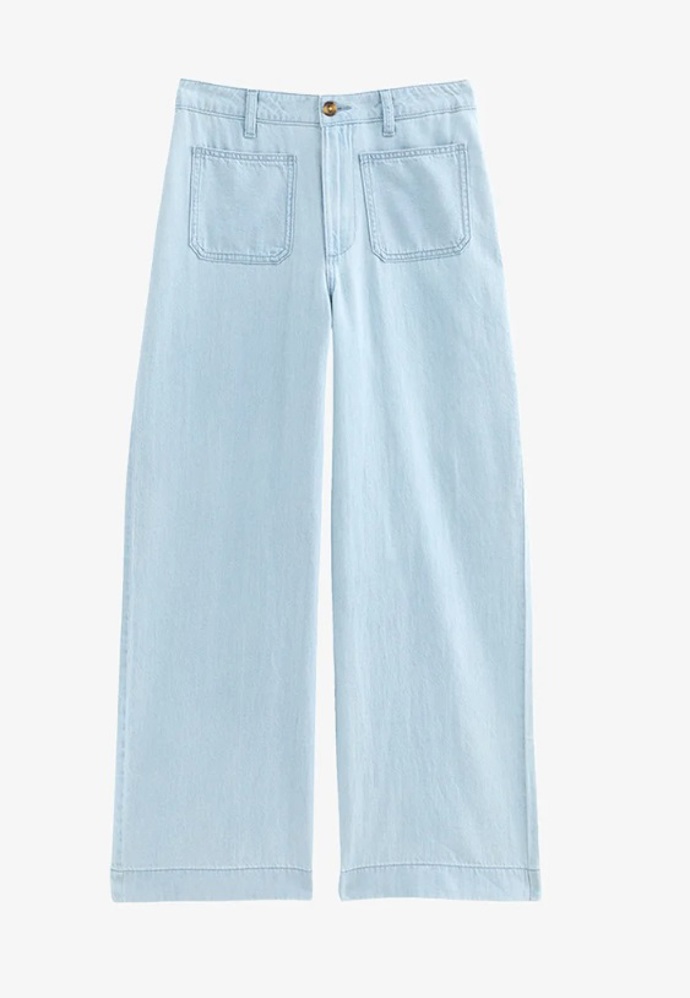 Odlehčený denim kraluje letošnímu létu: 3 outfity, které vám po 50 zalichotí a nestojí majlant Odlehčený denim kraluje letošnímu létu: 3 outfity, které vám po 50 zalichotí a nestojí majlant