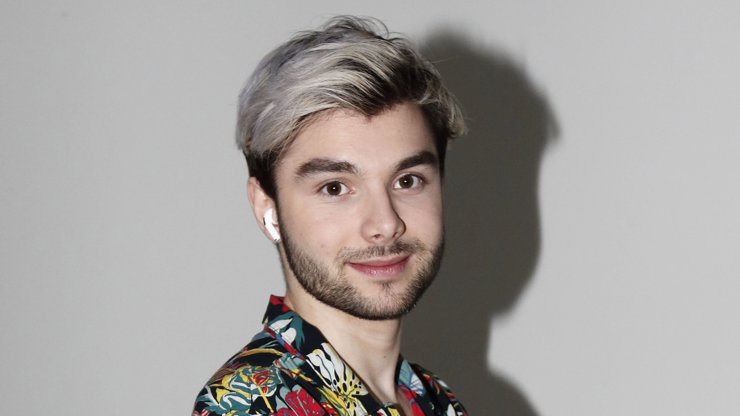 Další skandál Adama Kajumiho? Dívka se kvůli němu měla pořezat