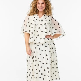 5 stylových kousků z výprodejů, které ocení ženy s velikostí plus size: Vedou široké nohavice a rafinované vesty