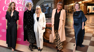 Móda z premiéry Chica Checa: Štíhlá Pavla Tomicová se omladila bílou barvou, Jan Cina překvapil v dámské róbě