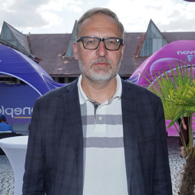 Doktor Vševěd Jiří Martínek nedávno navštívil letní tiskovou konferenci televize Nova.