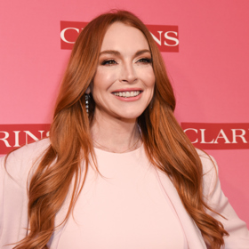 Lindsay Lohan nastavuje podzimní vlasový trend: Zrzavá barva jako nejlepší proměna pro unavené blond vlasy