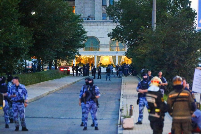 Centrum Moskvy po atentátu neprodyšně uzavřely bezpečnostní složky.