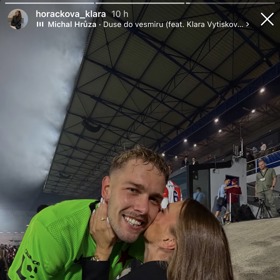 Jakub Markovič dostal polibek od krásné přítelkyně.