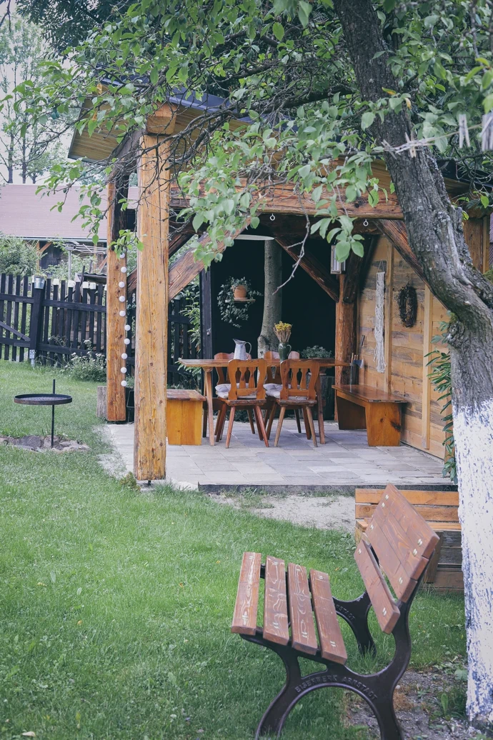 Objevujte Vysočinu z poloroubenky Pod Buchtou, která jako by vypadla z některé z tradičních českých pohádek Objevujte Vysočinu z poloroubenky Pod Buchtou, která jako by vypadla z některé z tradičních českých pohádek