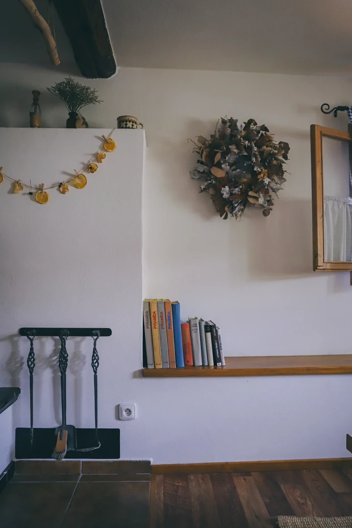 Objevujte Vysočinu z poloroubenky Pod Buchtou, která jako by vypadla z některé z tradičních českých pohádek Objevujte Vysočinu z poloroubenky Pod Buchtou, která jako by vypadla z některé z tradičních českých pohádek