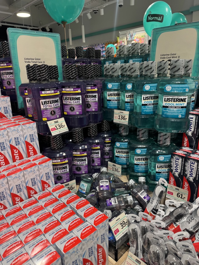Litrová ústní voda Listerine za 136 Kč mi na první pohled přišla jako výhodná nabídka. Zkontrolovala jsem ceny jinde a našla jsem i výhodnější, takže tady NORMAL neobstál.