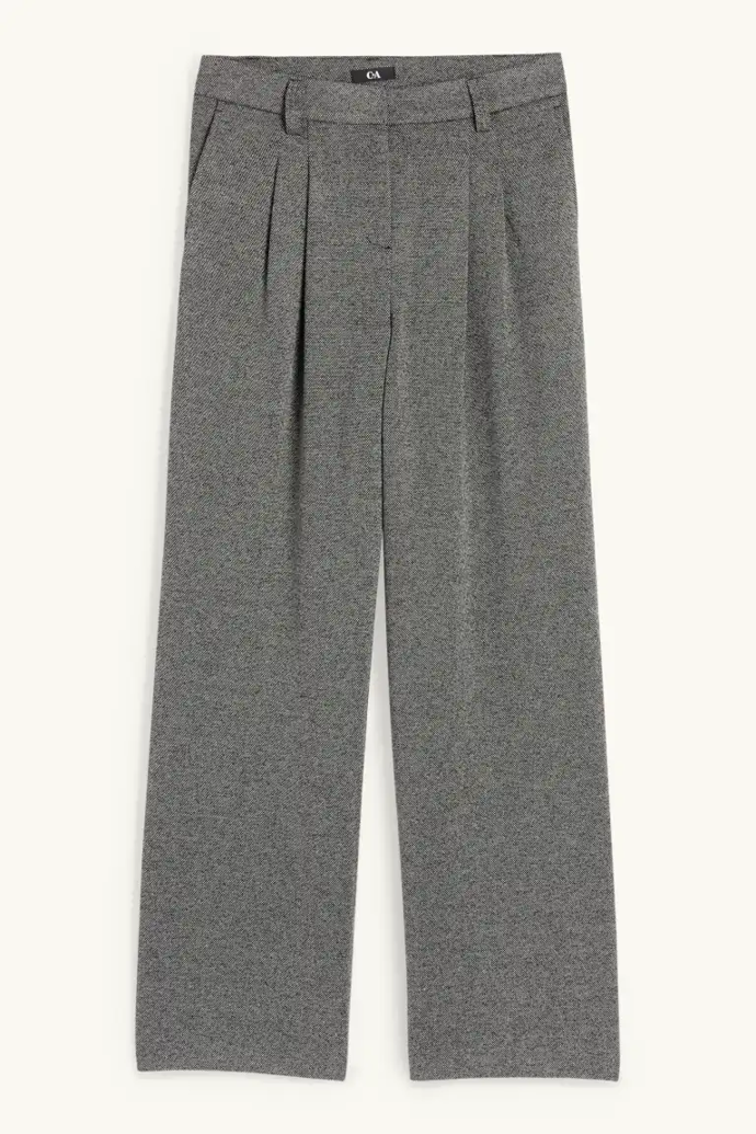 Žerzejové kalhoty, C&A, původně  998 Kč, online 550 Kč