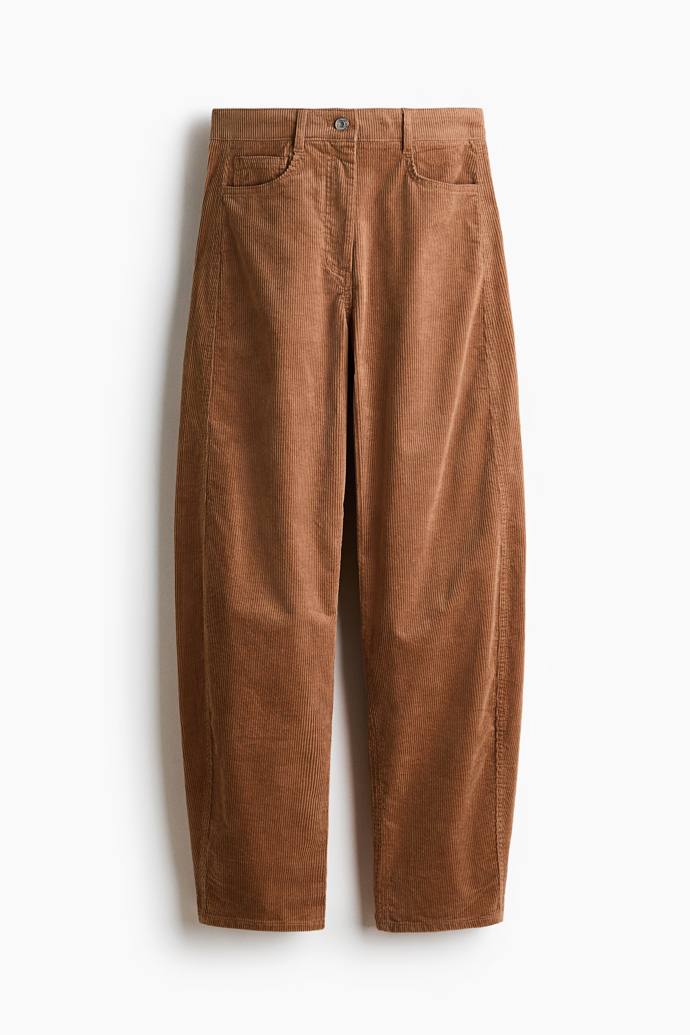 Manšestrové kalhoty se soudkovitými nohavicemi, H&M, 749 Kč