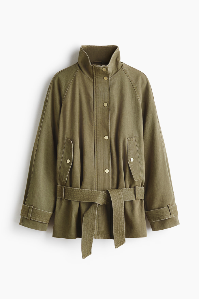 Bunda z bavlněného kepru s páskem, H&M, 1 459 Kč