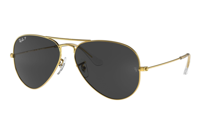 Letní outfit doladí také trendy pilotky. Tyto značky Ray-Ban vyjdou na 3 639 Kč.