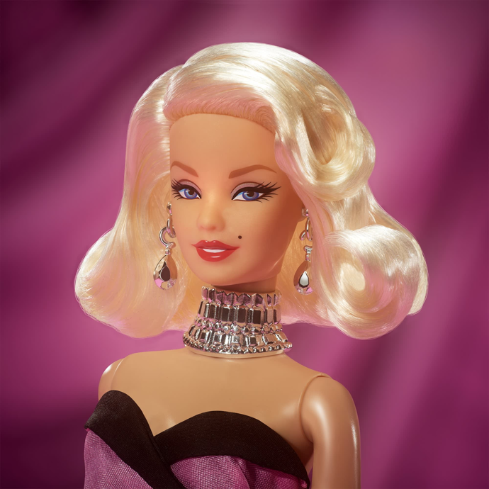 Tvůrci nové panenky Barbie si dali za cíl zachytit charakteristické rysy Marilyn Monroe...