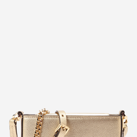Crossbody kabelku ve zlatém odstínu koupíte například u značky Michael Kors za 4399 Kč.