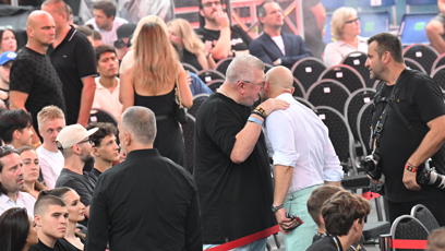 FOTO: Rittig něco šeptal Nerudovi do ucha.