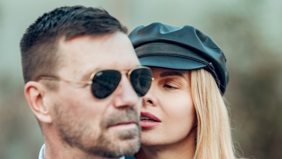 FOTO: Kateřina Kristelová stojí za svým mužem.