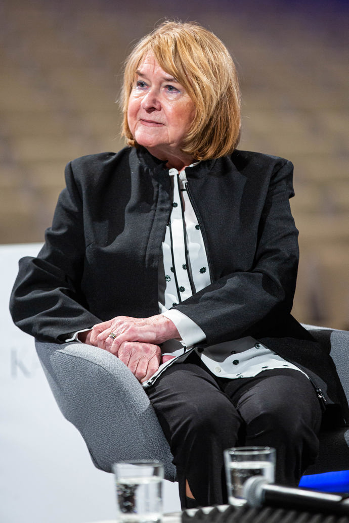 Pavlína Filipovská se také s ničím nepárá. Klidně zkritizuje politiky i vlastní slavnou dceru Pavlínu Wolfovou.